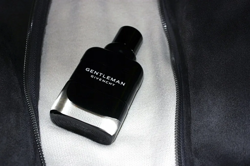 givenchy-gentleman-edp-100ml-flakon-korek