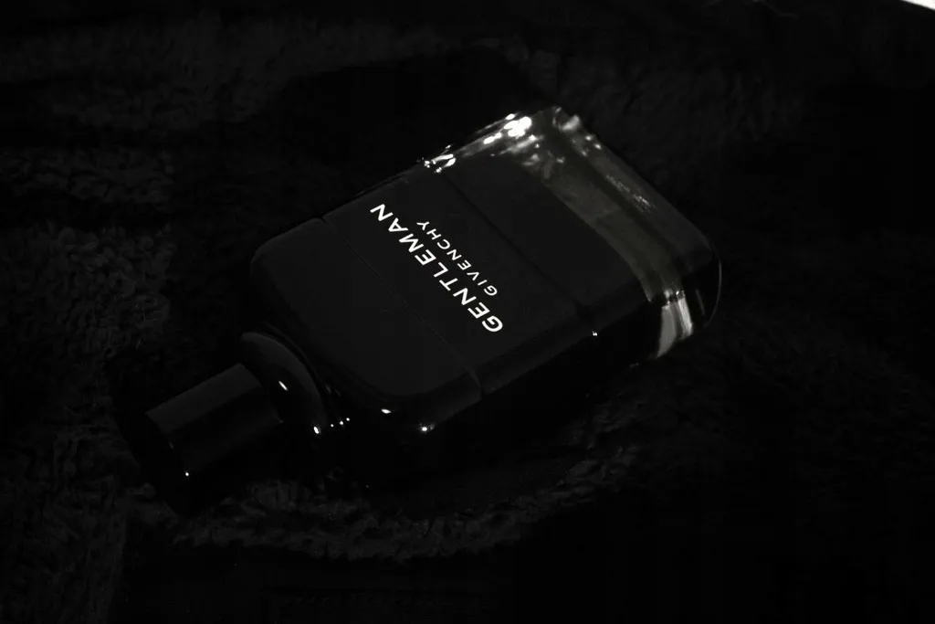 givenchy-gentleman-edp-100ml-flakon-korek