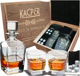 zestaw-karafka-bourbon-2-szklanki-pudelku-prezent-na-wieczor-kawalerski