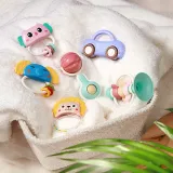 grzechotka-samochodzik-babyono-wiek-dziecka-0