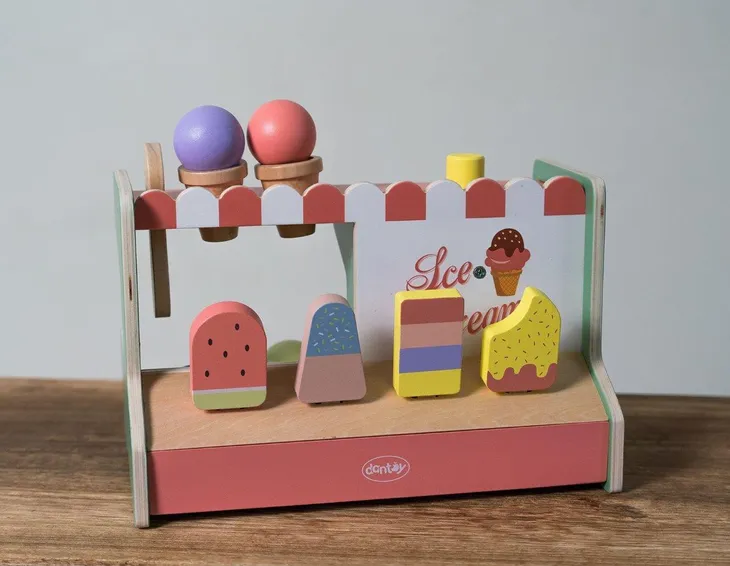 lada-z-lodami-dantoy-marka-dantoy