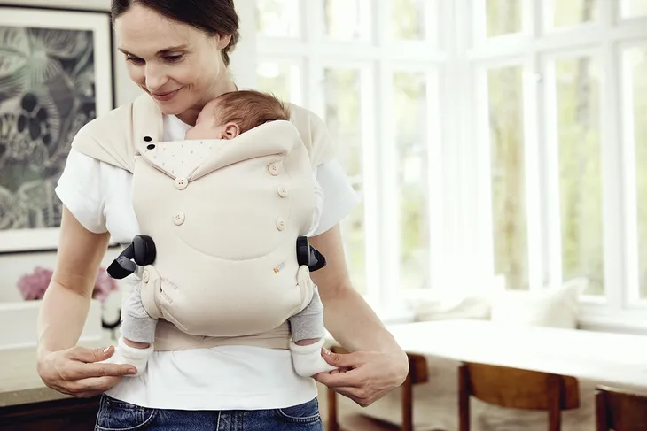 nosidelko-newborn-haven-eukaliptus-besafe-opcje-noszenia-na-plecach-przodem