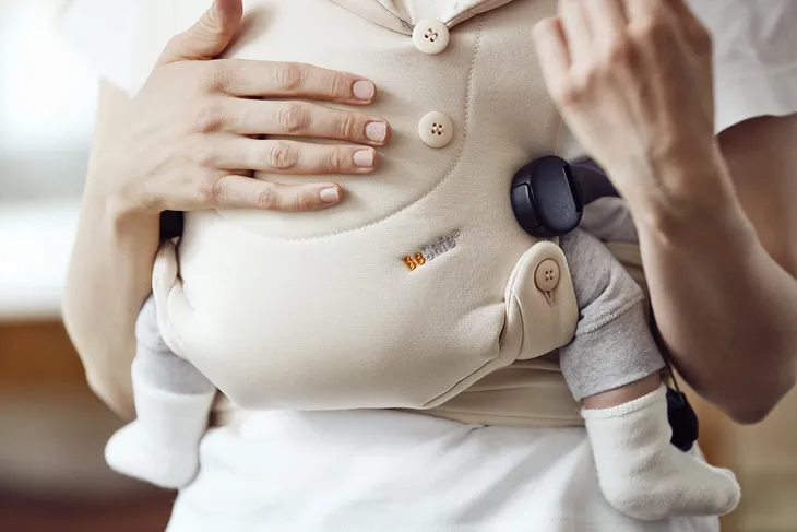 nosidelko-newborn-haven-eukaliptus-besafe-stan-nowy-rodzaj-nosidla-klasyczne