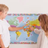 interaktywna-mapa-swiata-dumel-material-plastik