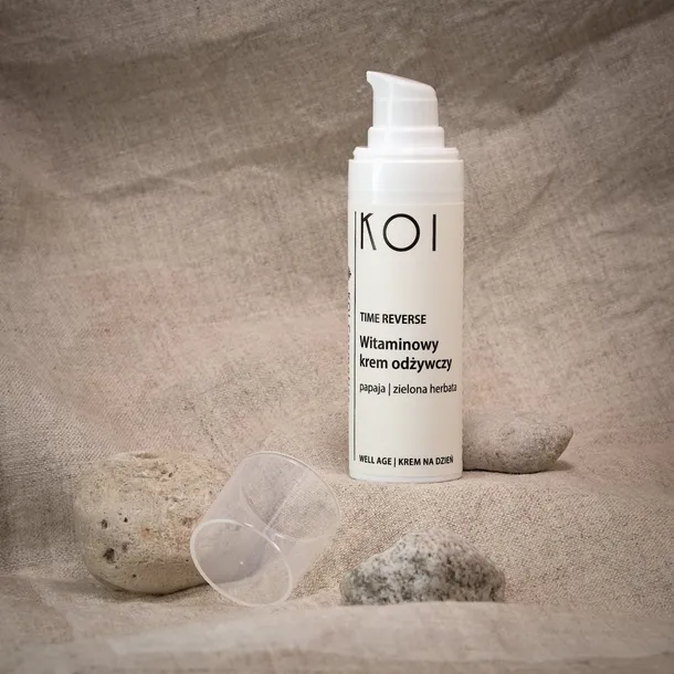 time-reverse-witaminowy-krem-odzywczy-konsystencja-krem