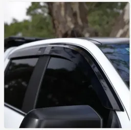 owiewki-szyb-bocznych-oslony-przeciwwiatrowe-toyota-hilux-2015-tuning-4x4