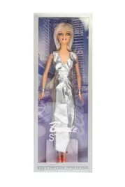 lalka-w-srebrnej-sukni