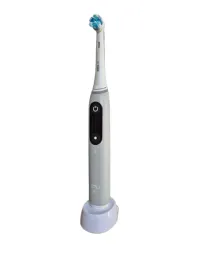 braun-oral-b-io-6-szara-elektryczna-szczoteczka-do-zebow