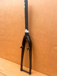 lekki-widelec-carbonowy-fuji-altamira-cx-1-0-carbon-qr-hamulec-v-brake