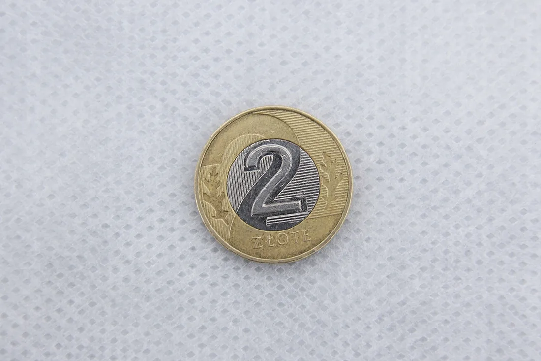 agrowloknina-635x10-m-okryciowa-biala-wiosenna-23g-na-przymrozki-truskawki