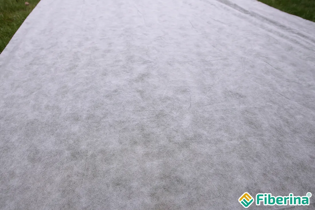 agrowloknina-635x10-m-okryciowa-biala-wiosenna-23g-na-przymrozki-truskawki