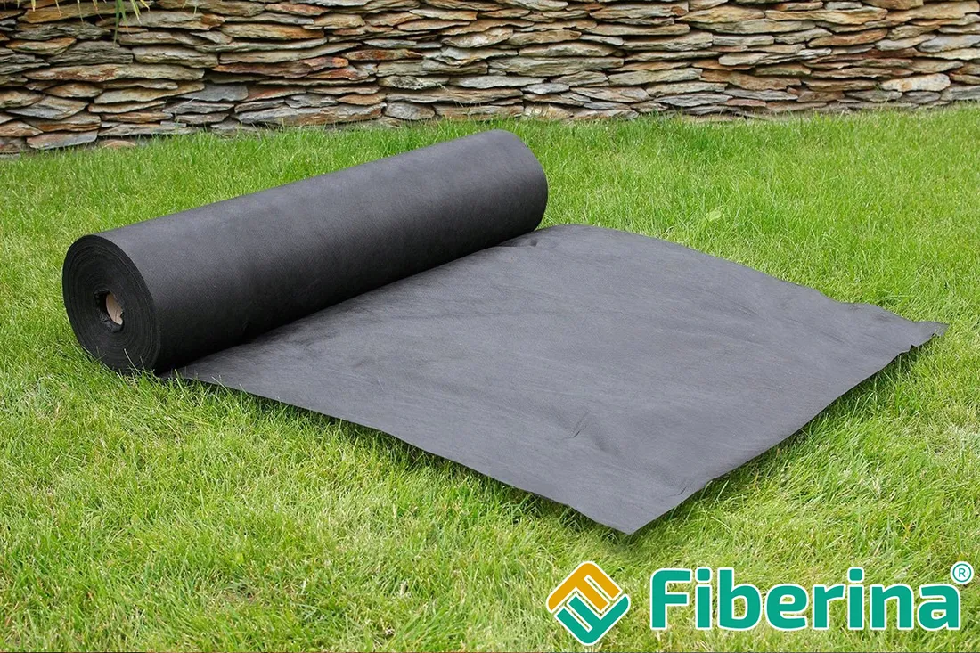 agrowloknina-na-chwasty-11x20-m-50g-czarna-mata-sciolkujaca-antychwastowa