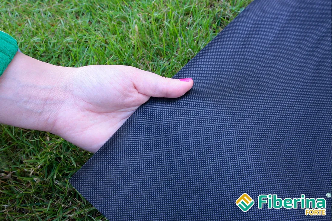 agrowloknina-16x20m-80g-czarna-agrowluknina-antychwastowa-pod-kore-polska