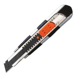 noz-do-tapet-18mm-metalowy-gumowany-prowadnica-black-tiger-solid-6482