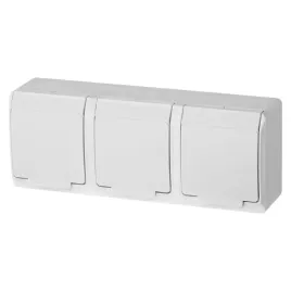 gniazdo-potrojne-3x2p-z-hermes-biale-ip44-elektroplast-0323-02-hermetyczne