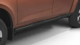 stopnie-boczne-orurowanie-czarne-z-nakladkami-progi-isuzu-d-max-2020