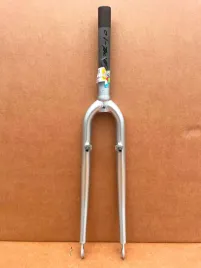 wytrzymaly-widelec-stalowy-breezer-hamulec-v-brake-stery-klasyczne