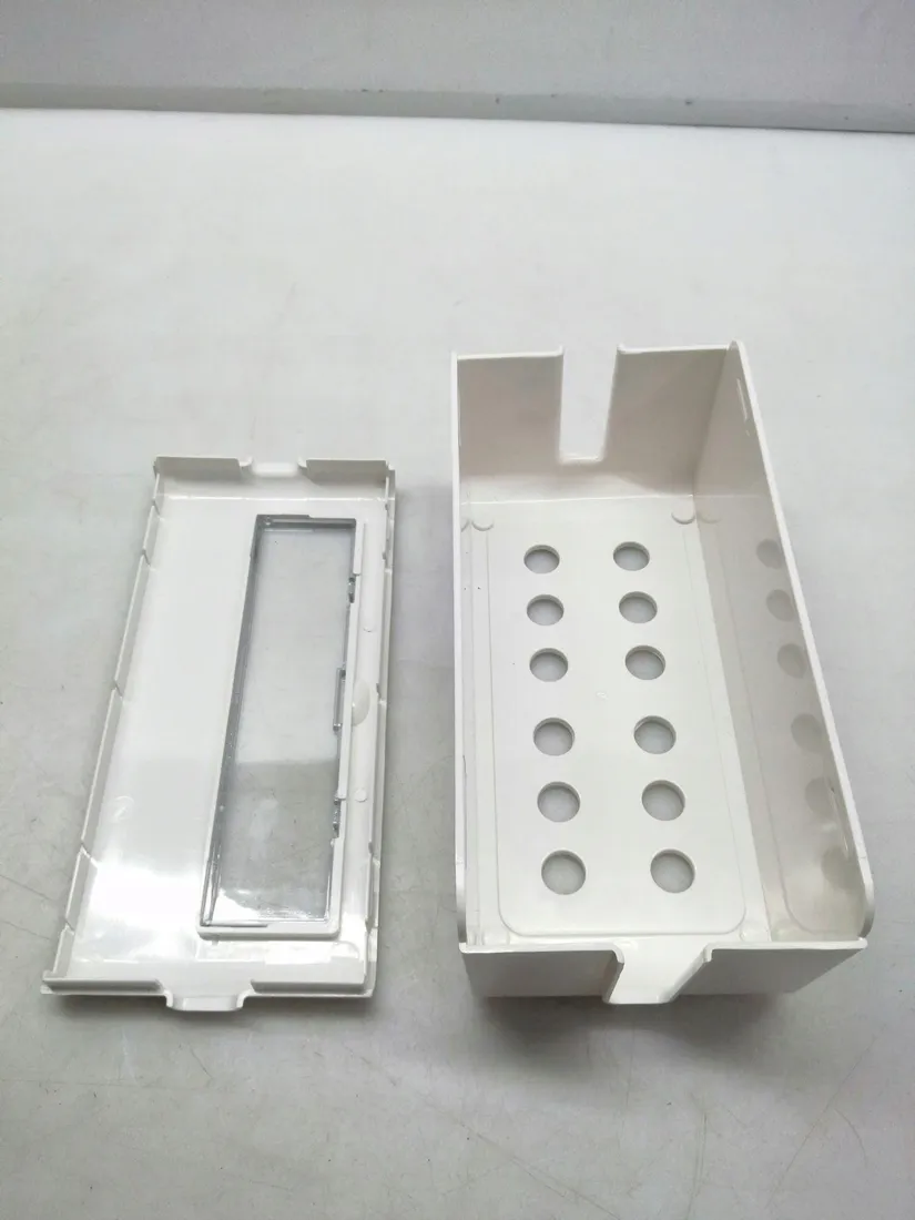skrzynka-na-kable-amazon-basics-ccu-02-biala-stan-powystawowy