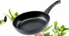 patelnia-patelka-kuchenna-do-smazenia-royal-24-cm-powloka-nie-przywiera