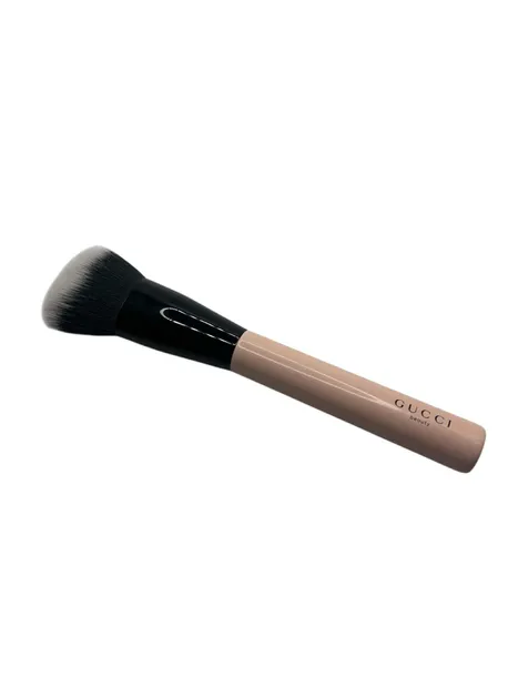 gucci-beauty-pedzel-marka-gucci