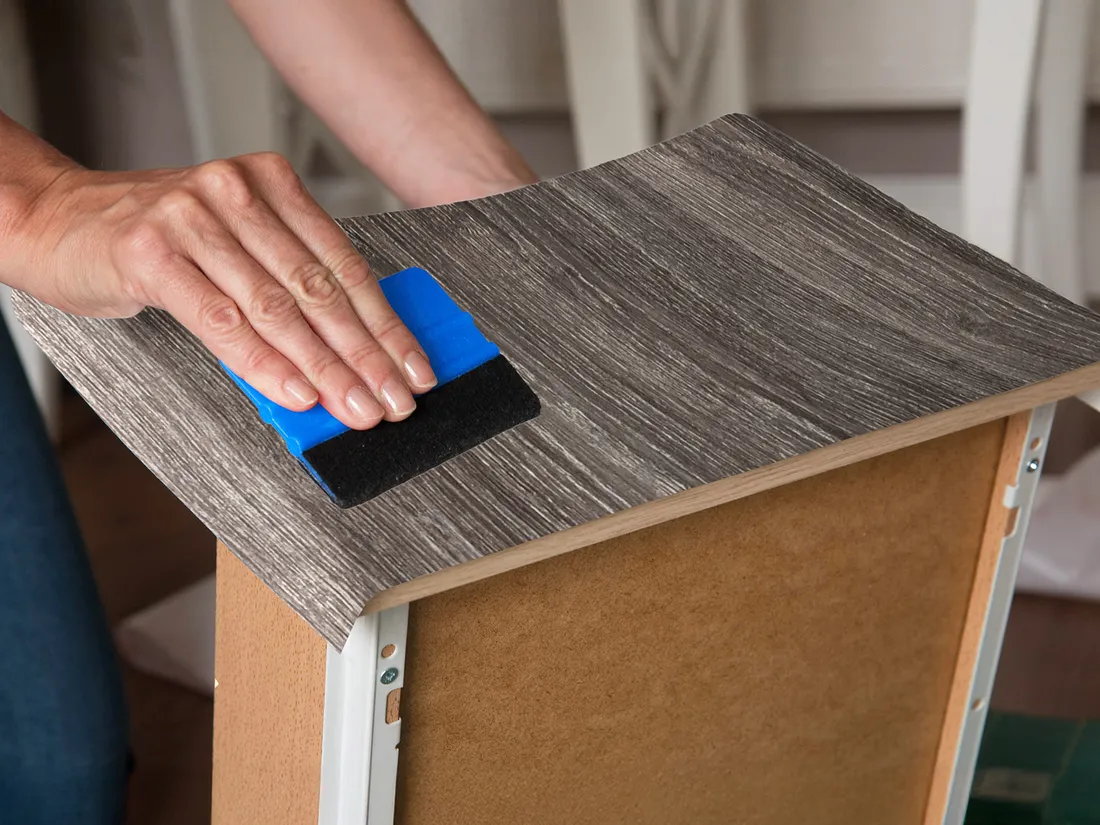 okleina-drewnopodobna-fornir-dab-szary-folia-na-drzwi-blat-meble-90x100-stan-nowy