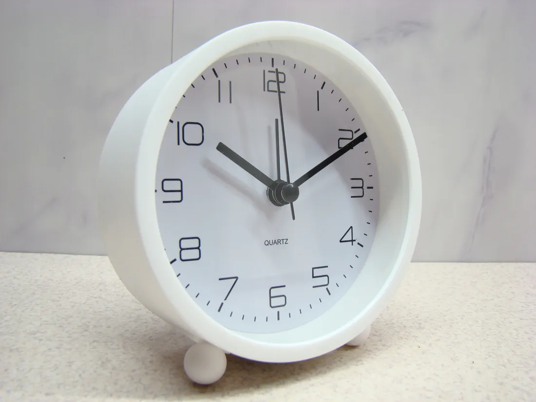 zegar-budzik-action-bialy-95cm