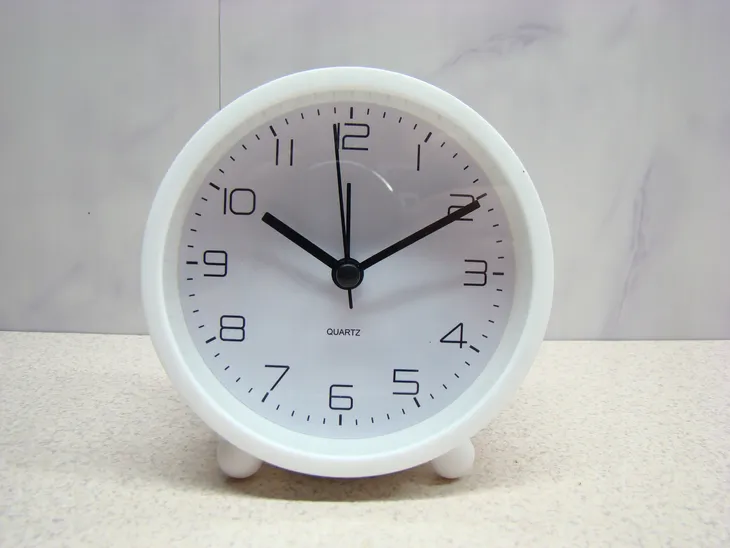zegar-budzik-action-bialy-95cm-typ-budzik