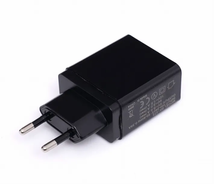 ladowarka-sieciowa-quick-charge-3-0-kd1236-stan-nowy