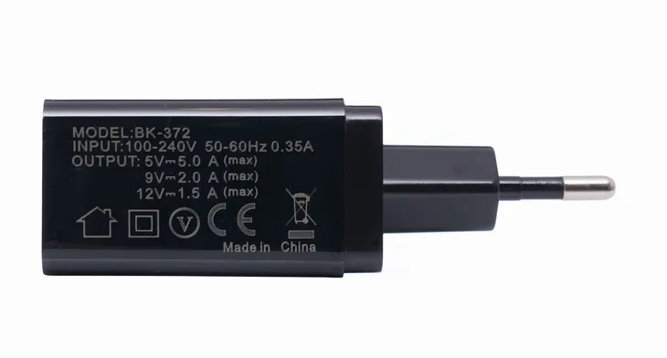 ladowarka-sieciowa-quick-charge-3-0-kd1236-stan-nowy
