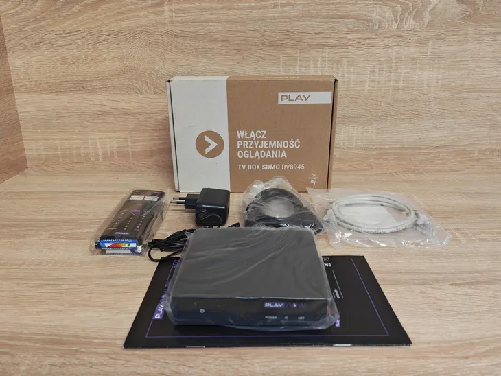 dekoder-multimedialny-play-now-tv-box-dv8945-t2-c-kod-producenta-dv8945-t2-c