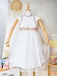shein-biala-trapezowa-sukienka-z-kwiatowym-haftem-tiul-8y-78678