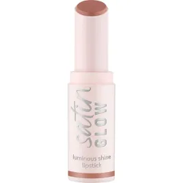 essence-satin-glow-pomadka-satynowe-wykonczenie-01-whole-latte-love-3-5g