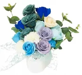 bukiet-z-kwiatow-mydlanych-pachna-blue-roza-na-prezent-mamy-babci-corki