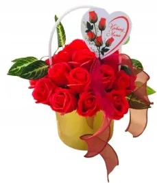 dzien-dla-mamy-kwiaty-roza-w-zlotym-boxie-mydlane-trwale-prezent-z-mydla