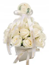 flower-box-kwiaty-mydlane-biale-na-i-komunia-swieta-prezent-pamiatka-roze