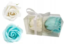 flower-box-kwiaty-mydlane-roza-bialo-niebieska-na-prezent-upominek-gosci