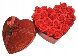 flower-box-serce-czerwona-roza-mydlane-kwiaty-pachnace-prezent-kobiet-duzy