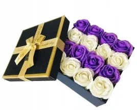 box-pachnace-roze-mydlane-gotowy-prezent-upominek-urodziny-slub-kwiaty