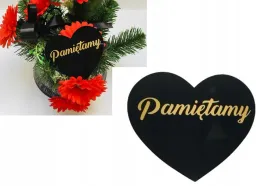 czarne-serce-do-piku-dekor-stroika-wiazanki-pamietamy-napis-plexi-12x11cm