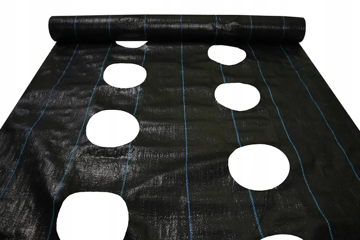 agrotkanina-11x50m-z-otworami-90g-czarna-uv-mata-na-chwasty-pod-truskawki-gramatura-90-g-m