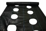 agrotkanina-11x50m-z-otworami-90g-czarna-uv-mata-na-chwasty-pod-truskawki-gramatura-90-g-m