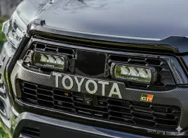 zestaw-lamp-lazer-triple-r-750-gen2-standard-toyota-hilux-gr-sport