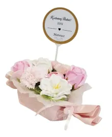 flowerbox-dzien-babci-i-dziadka-prezent-upominek-kwiaty-mydlane-cukierek