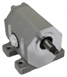 wzmocniona-pompa-hydrauliczna-podnosnika-ursus-c-330-30-l-min-4429