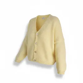 rozpinany-kardigan-damski-bananowy-ze-zotymi-guzikami-wygodny-oversize