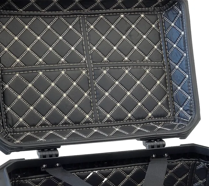 kufer-tylny-czarny-46l-marka-moretti
