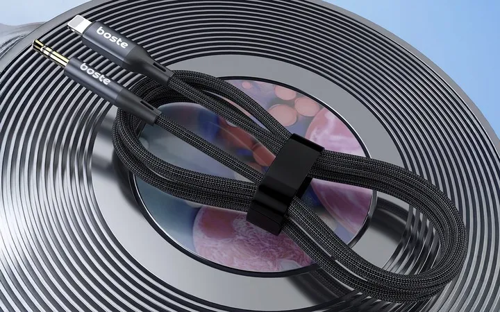 boste-kabel-adapter-przejsciowka-audio-lightning-do-iphone-mini-jack-stan-nowy-model-yau35