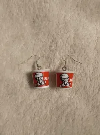 kolczyki-kubelek-kfc
