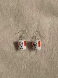 kolczyki-kubelek-kfc