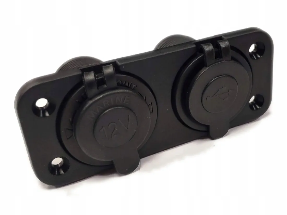 ladowarka-samochodowa-2xusb-31a-12v-24v-gniazdo-stan-nowy